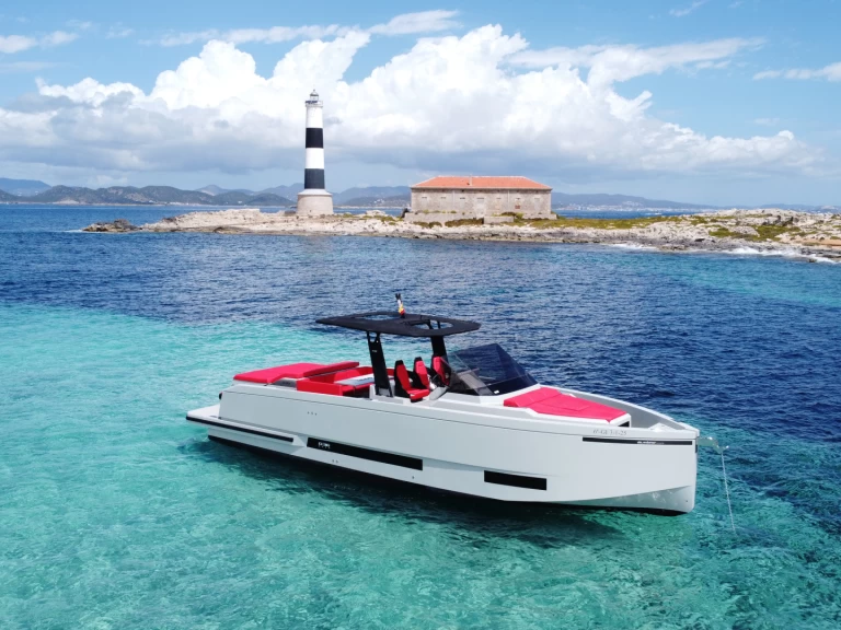 Motorová loď k pronájmu v Marina Ibiza za nejlepší cenu