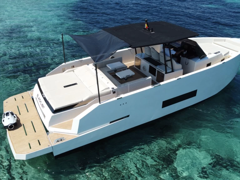 Pronájem lodi Ibiza Town lákavé ceny D42 Open