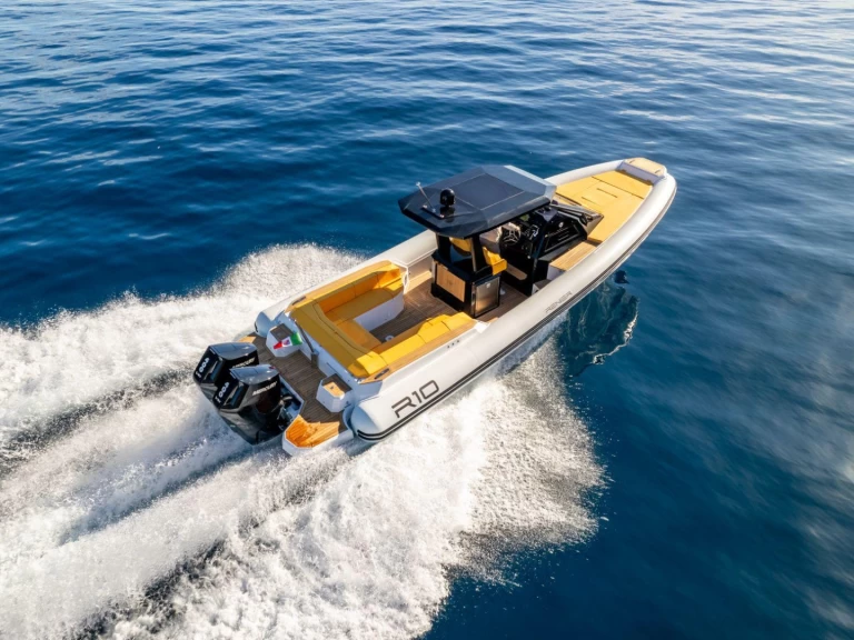 Pronájem lodi Renier R10 v Mahon na Samboatu