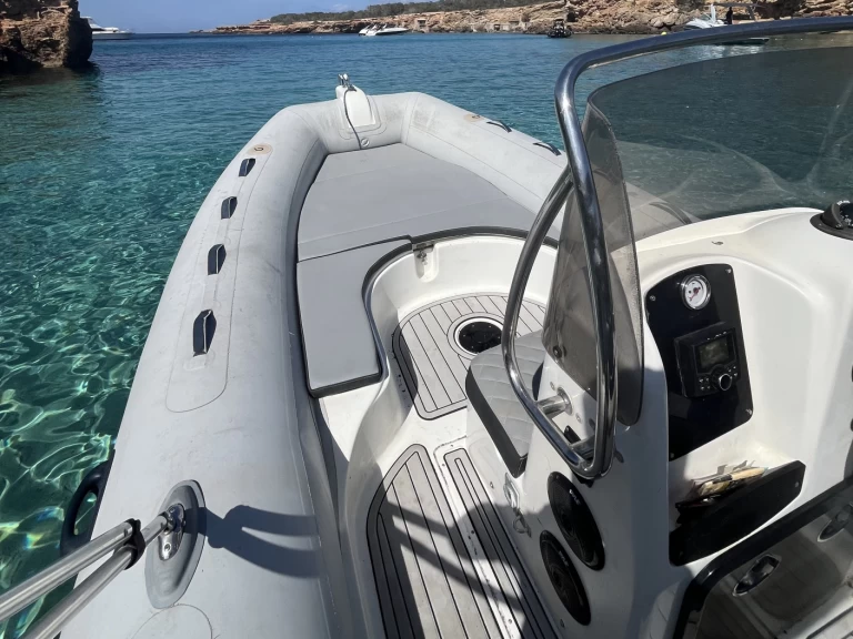 Pronajmout si Capelli Tempest 500 v Sant Antoni de Portmany