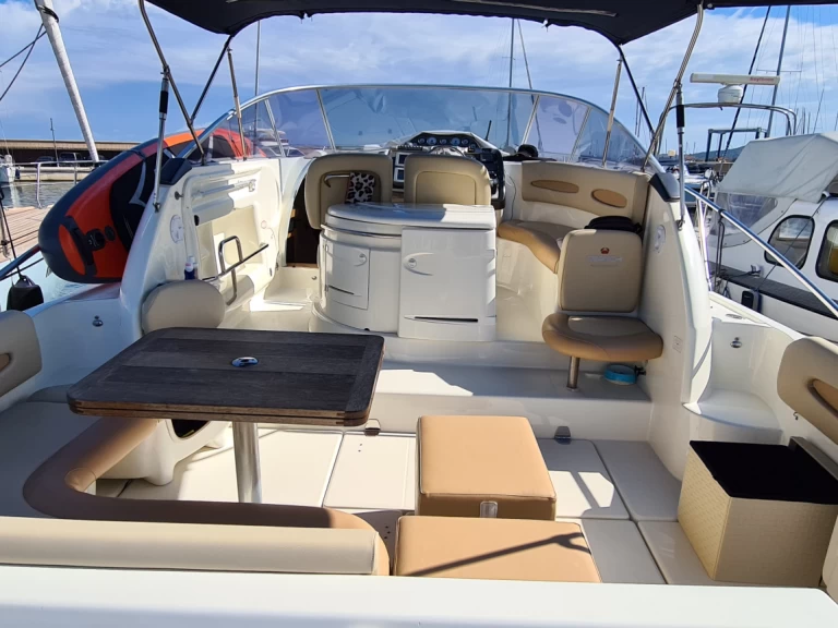 Pronajmout Motorová loď se skipperem či ne Cranchi v Puntone