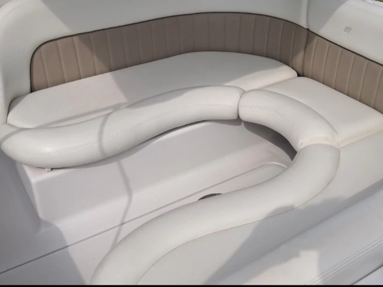 Pronajmout si Four Winns Vista 268 v Scey-sur-Saône-et-Saint-Albin