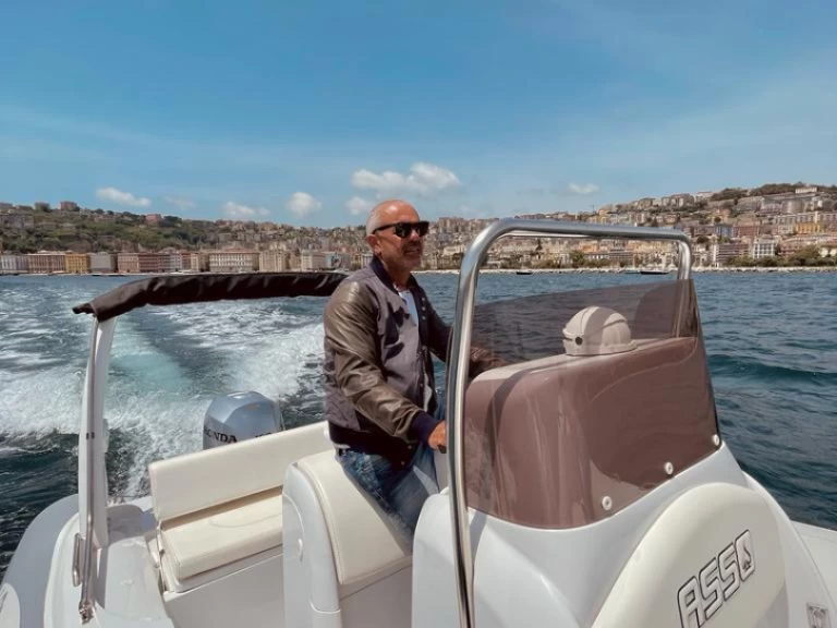 Pronájem Polotuhá loď v Porto di Mergellina -Asso 62