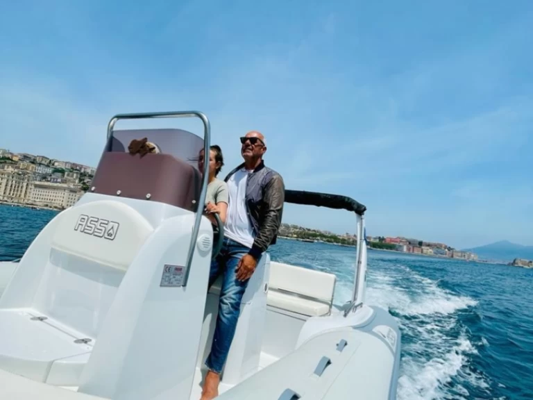 Pronájem lodi Asso 62 v Porto di Mergellina na Samboatu