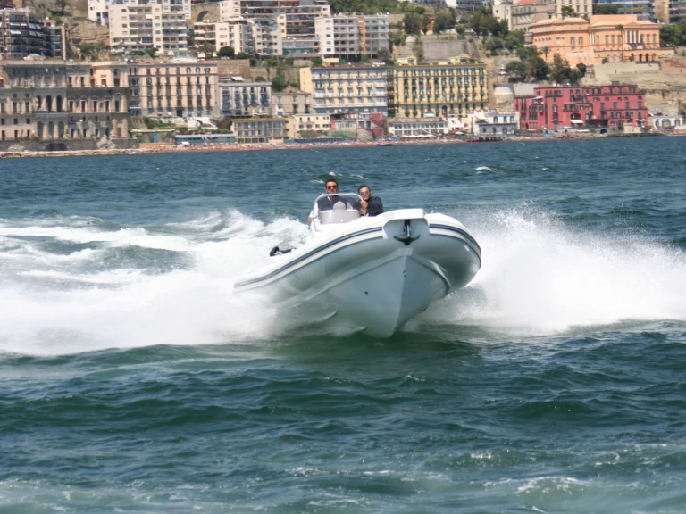 Pronájem Polotuhá loď Asso s licencí