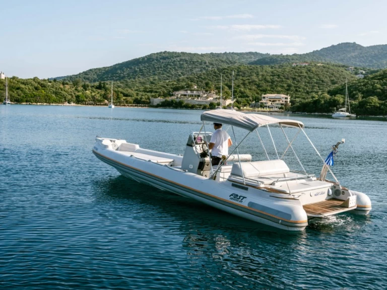 Fost Obsession 8.60 jednotlivci a charterové společnosti v Sývota