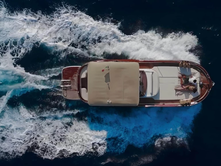 Motorová loď k pronájmu v Seiano za nejlepší cenu