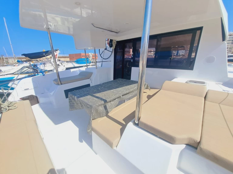 Katamarán k pronájmu v Port de Sitges Aiguadolç za nejlepší cenu