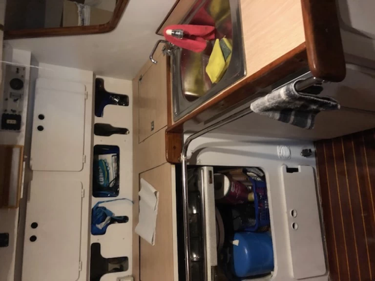 Pronajmout si Jeanneau Sun Fizz v Řím (Město)