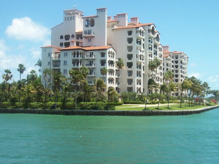 Pronájem lodi Four Winns h310 v Miami na Samboatu