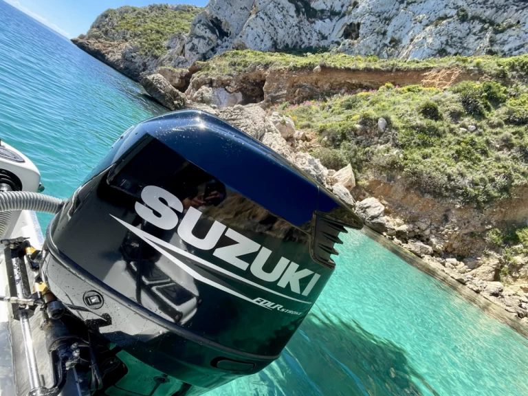 Pronajmout si Sessa Marine Key Largo v Denia