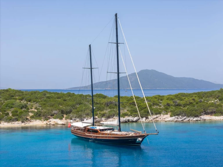 Pronájem Jachta Custom Gulet-Motor Sailor s licencí