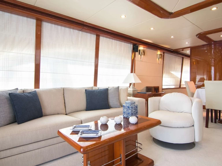 Pronájem jachty v Atény -Giant DREAM B na Samboatu