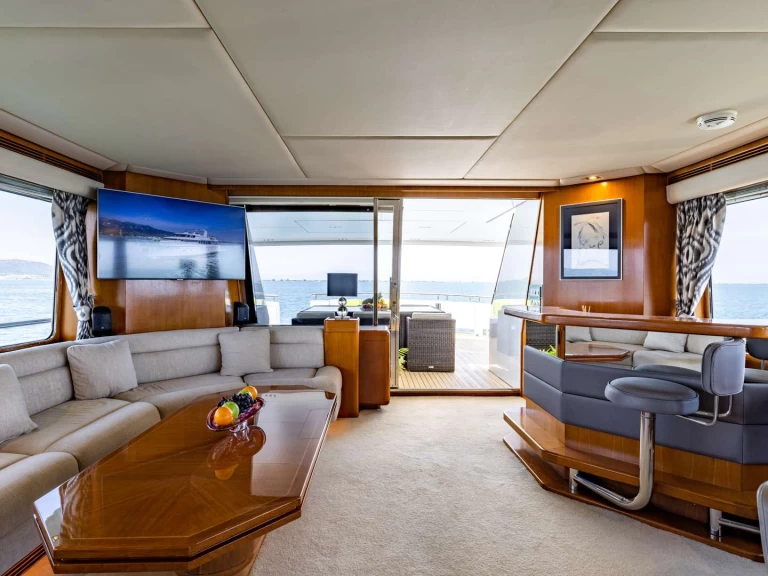 Pronajmout si DE VRIES CAMENA II v Olbia