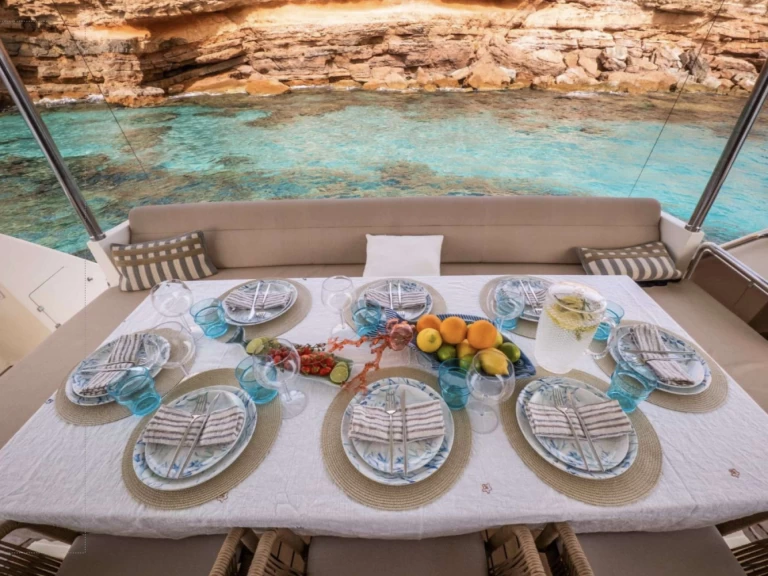 Pronájem lodi Astondoa BISCAYNE v Alicante na Samboatu