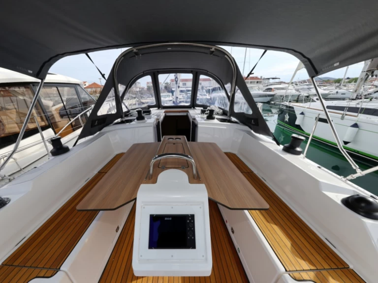 Pronájem Plachetnice v Pirovac -Bavaria Bavaria C38