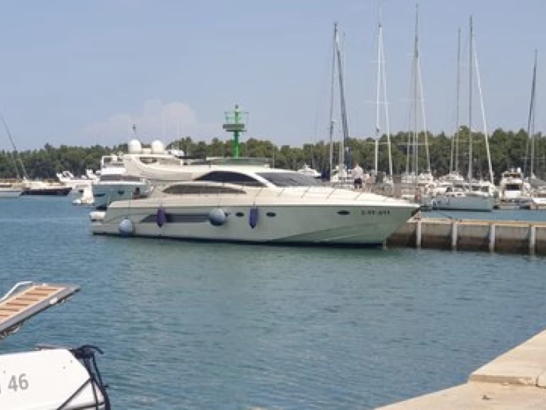 Riva Riva Dolcevita 70 Super - 3 + 1 cab. jednotlivci a charterové společnosti v Novigrad