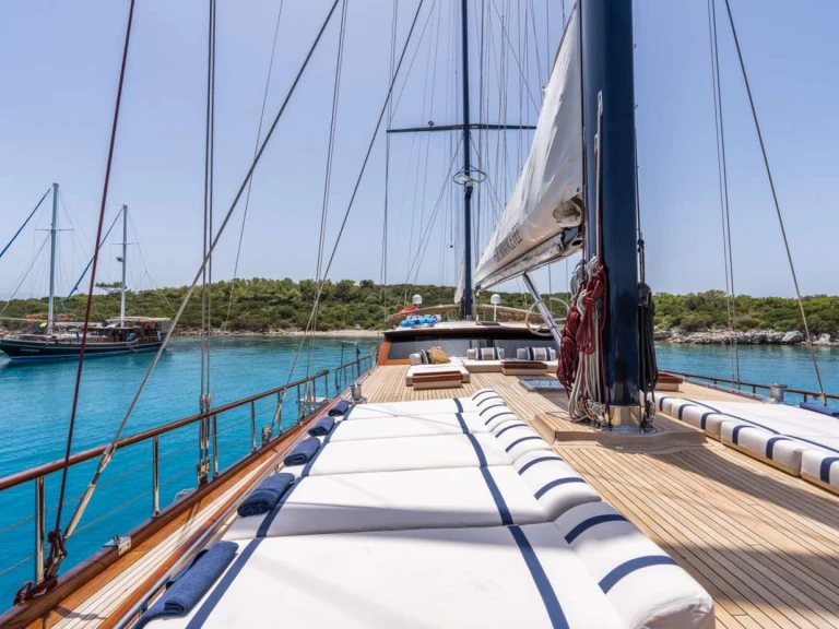 Pronájem Jachta Custom Gulet-Motor Sailor s licencí