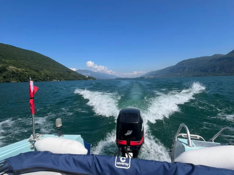 Pronajmout Motorová loď se skipperem či ne Glastron v Conjux