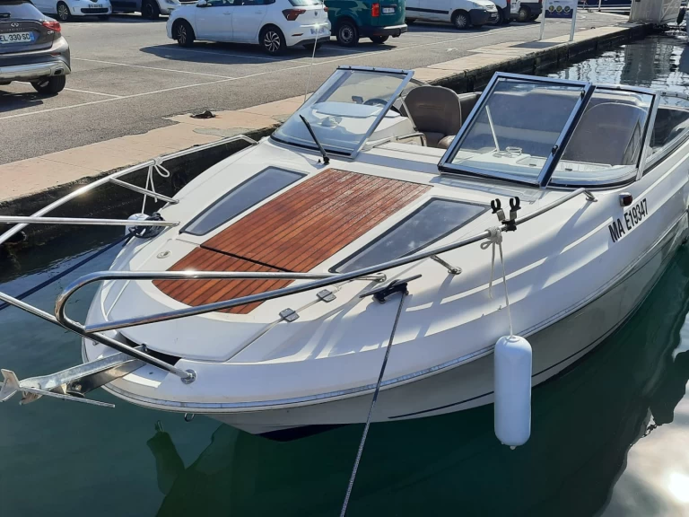 Pronájem lodi Jeanneau Cap Camarat 6.5 CC Serie 2 v Toulon na Samboatu