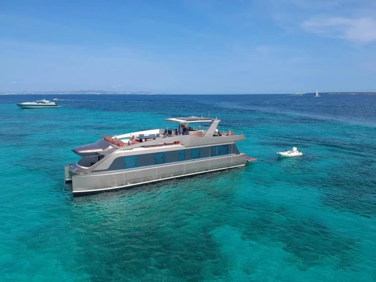 Katamarán k pronájmu v Ibiza Town za nejlepší cenu