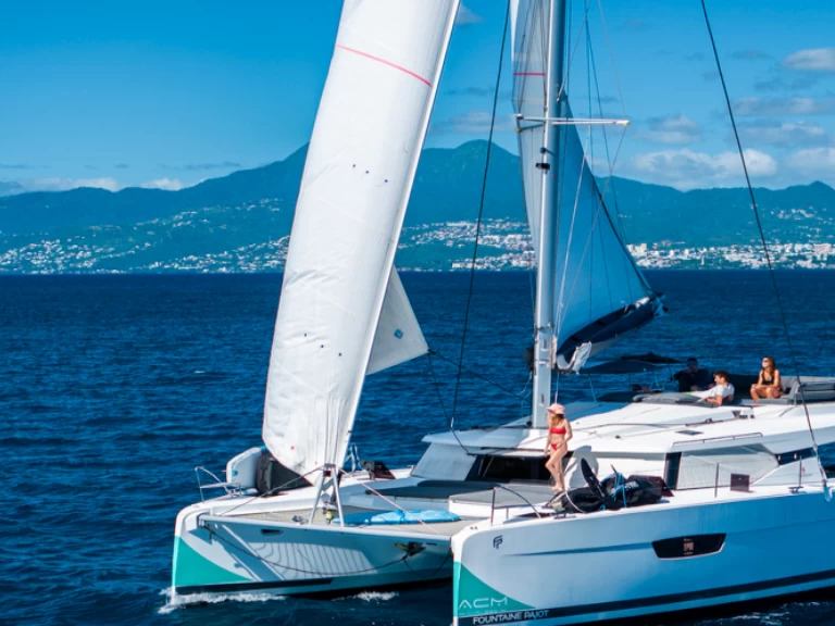 Pronájem Katamarán Fountaine Pajot s licencí