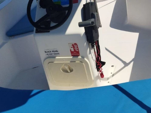 Pronájem lodi Poseidon 510 v Kerí na Samboatu