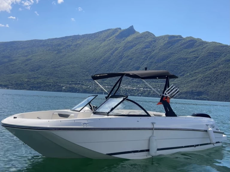 Bayliner Element E7 jednotlivci a charterové společnosti v Aix-les-Bains