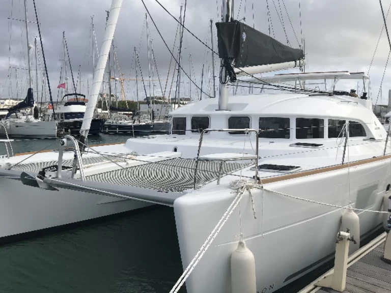 Bénéteau Lagoon 380 jednotlivci a charterové společnosti v Pointe-à-Pitre