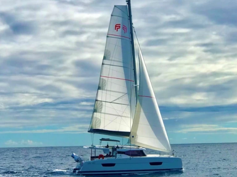 Pronájem jachty v Le Marin -Fountaine Pajot ISLA 40 (4 CAB + 1 /  2 SDB) na Samboatu