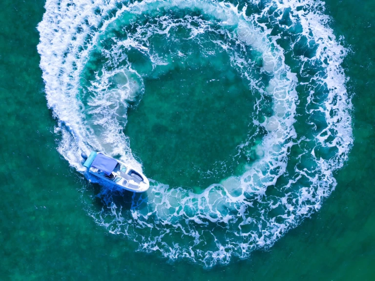 Motorová loď k pronájmu v Miami za nejlepší cenu