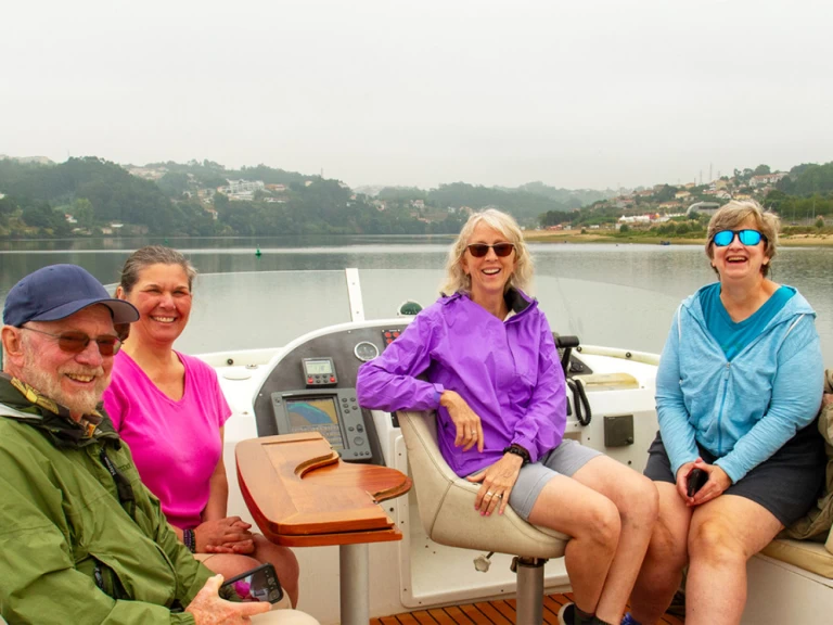 Pronájem Motorová loď Exclusive Private Boat Tour with The Last		 s licencí