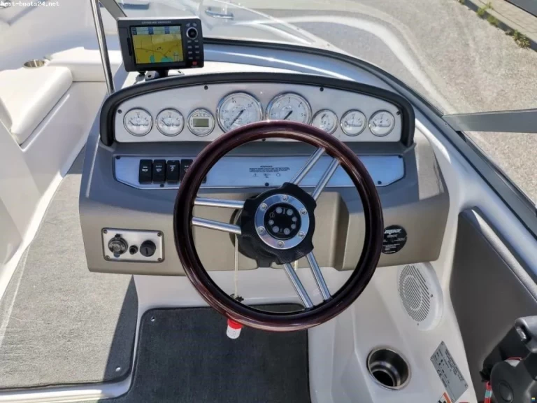 Pronájem Motorová loď Régal s licencí