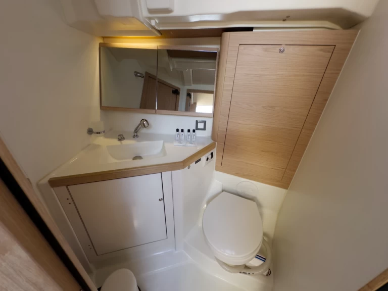 Pronájem lodi Bénéteau Oceanis 46.1 v Alimos na Samboatu