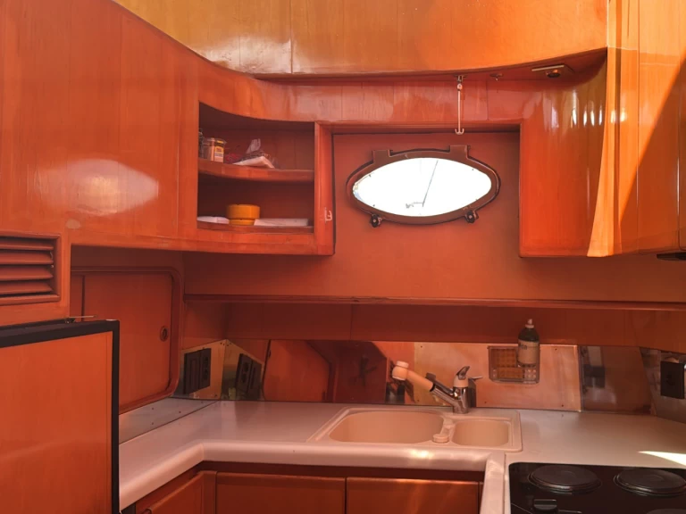 Pronajmout Motorová loď se skipperem či ne Johnson v Vigo