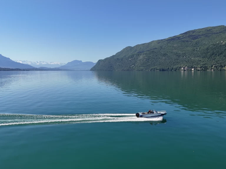 Pronájem Motorová loď v Conjux -Glastron Ssv 172