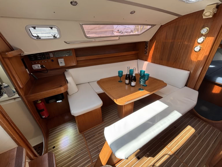 Plachetnice k pronájmu v Castelletto Sopra Ticino za nejlepší cenu