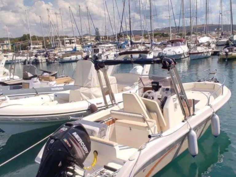 Pronájem Motorová loď v Salerno -Terminal Boat 21 Freestyle