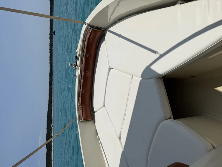 Invictus  Invictus 190 FX jednotlivci a charterové společnosti v s'Estanyol de Migjorn