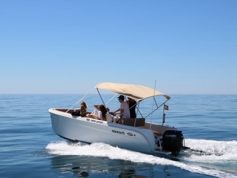 Darekco Mareti 585 jednotlivci a charterové společnosti v Mataró