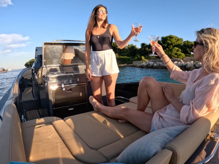 Pronájem Polotuhá loď v Cogolin -Zar ZAR 85 Sport Luxury