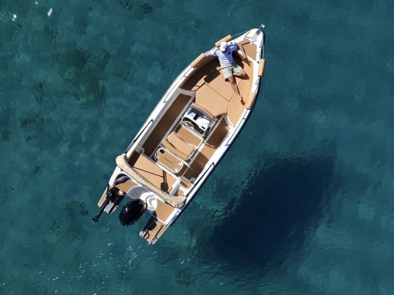 Pronájem lodi Latchi lákavé ceny F 19