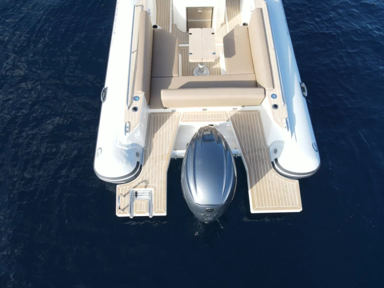 Pronajmout Polotuhá loď se skipperem či ne Capelli v Marine de Sant'Ambrogio