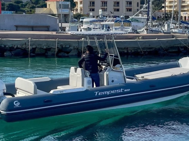 Pronájem lodi Capelli Tempest 900 Luxe v Marine de Sant'Ambrogio na Samboatu