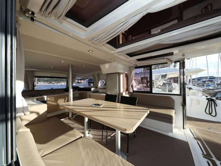 Pronájem Katamarán Catana s licencí