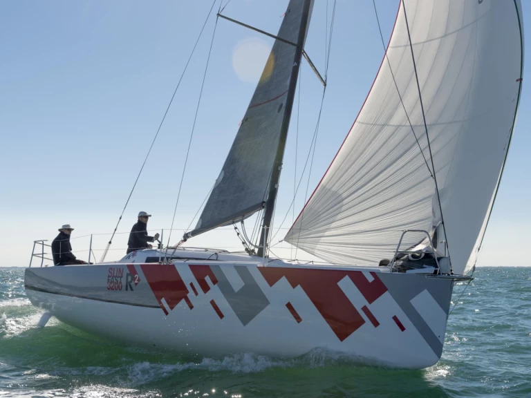 Pronájem lodi Port-Haliguen lákavé ceny Sun Fast 3200