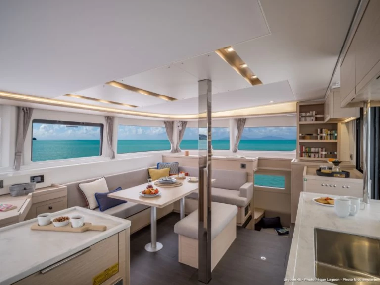 Pronájem Katamarán Lagoon s licencí