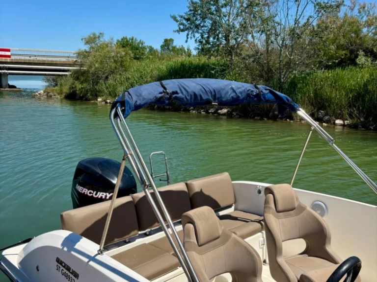 Pronajmout Motorová loď se skipperem či ne Quicksilver v Carnon-Plage