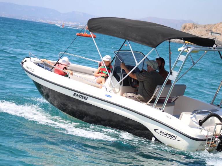 Motorová loď k pronájmu v Lárdos za nejlepší cenu