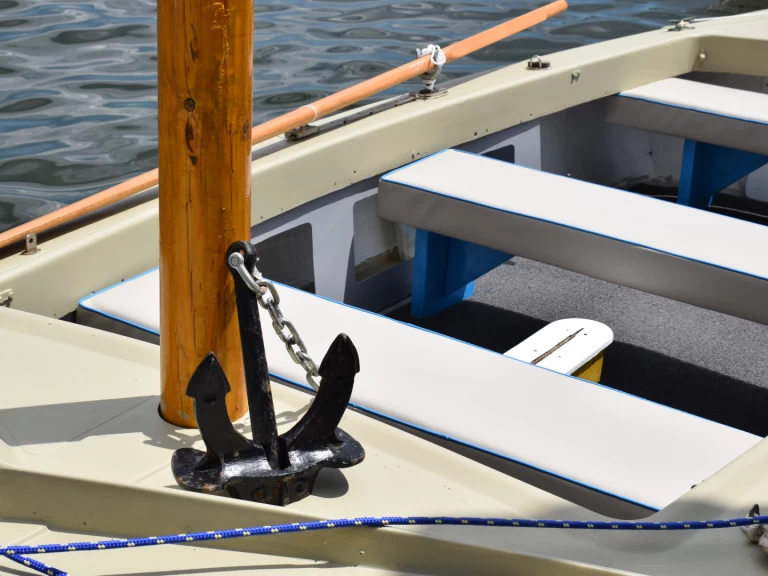 Pronájem Motorová loď Zephyr s licencí